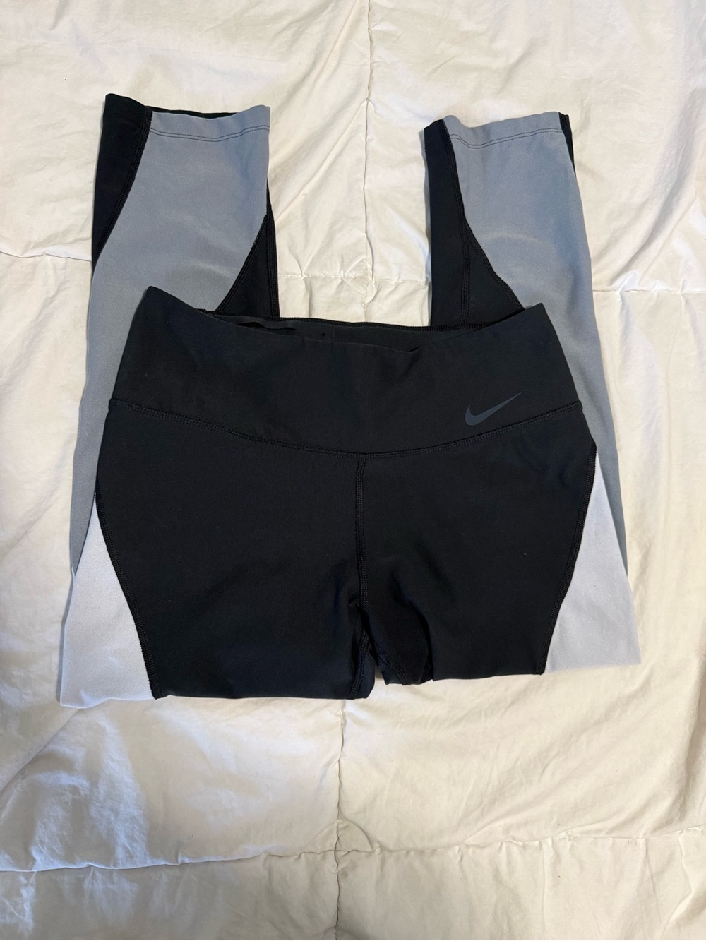 Nike women’s Black and Gray Performance Leggings